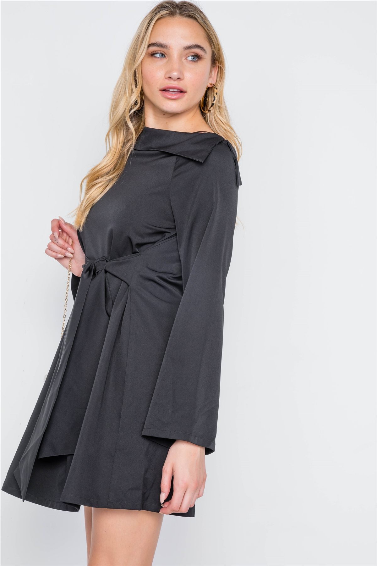 Straight Neck Solid Front-tie Dress